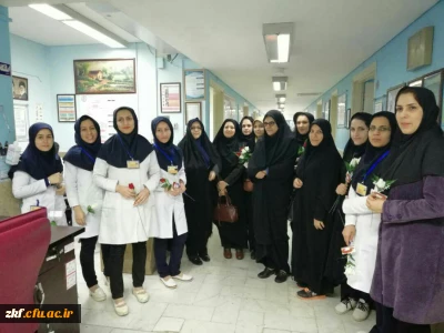 حضور سرپرست دانشگاه و جمعی از دانشجویان در بیمارستان ولی عصر (عج) کازرون به مناسبت ولادت حضرت زینب (س) و روز پرستار