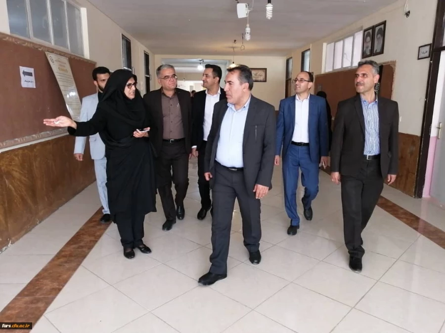 بازدید جناب آقای نجفی مدیر کل محترم آموزش و پرورش فارس از مرکز زینب کبری کازرون 5