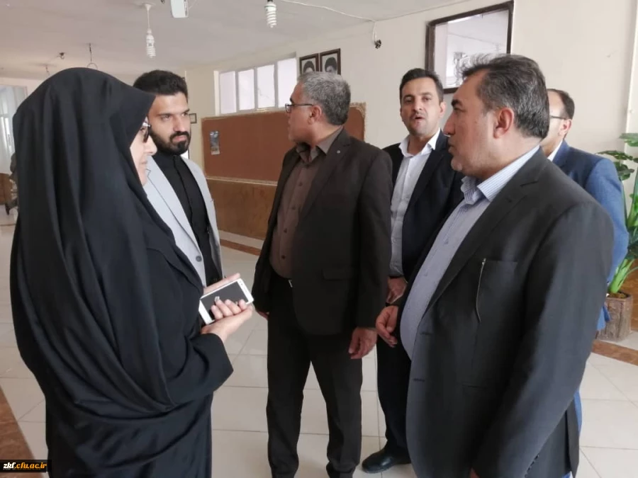 بازدید جناب آقای نجفی مدیر کل محترم آموزش و پرورش فارس از مرکز زینب کبری کازرون 7