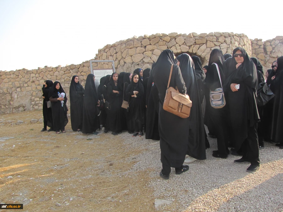 بازدید دانشجویان ورودی 98 از شهر باستانی بیشابور کازرون  2