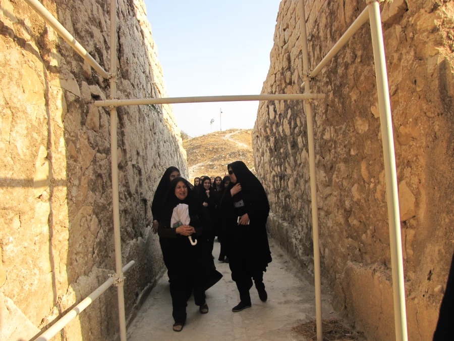 بازدید دانشجویان ورودی 98 از شهر باستانی بیشابور کازرون  2