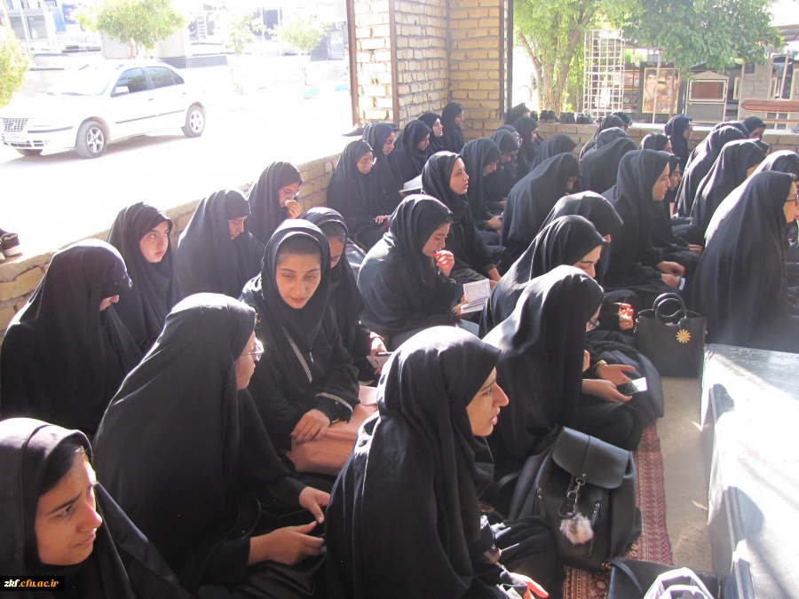 غبارروبی گلزار شهدای شهرستان کازرون با حضور دانشجویان دانشگاه  2