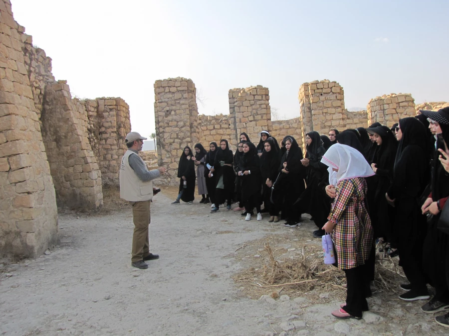 بازدید دانشجویان ورودی 98 از شهر باستانی بیشابور کازرون 3