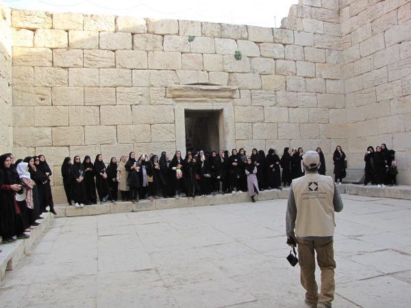 بازدید دانشجویان ورودی 98 از شهر باستانی بیشابور کازرون 5