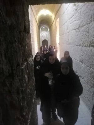 بازدید دانشجویان ورودی 98 از شهر باستانی بیشابور کازرون 8