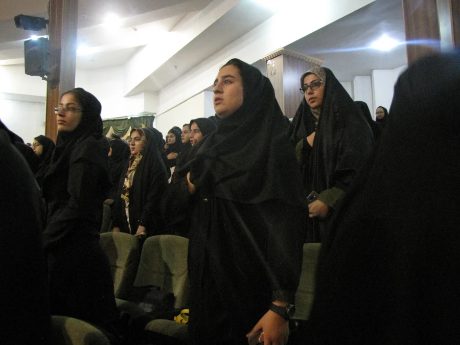 شرکت دانشجویان و کارکنان واحد دانشگاه زینب کبری (س) در مراسم استکبار ستیزی در دانشگاه آزاد اسلامی واحد کازرون  2