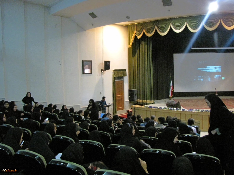 شرکت دانشجویان و کارکنان واحد دانشگاه زینب کبری (س) در مراسم استکبار ستیزی در دانشگاه آزاد اسلامی واحد کازرون  2