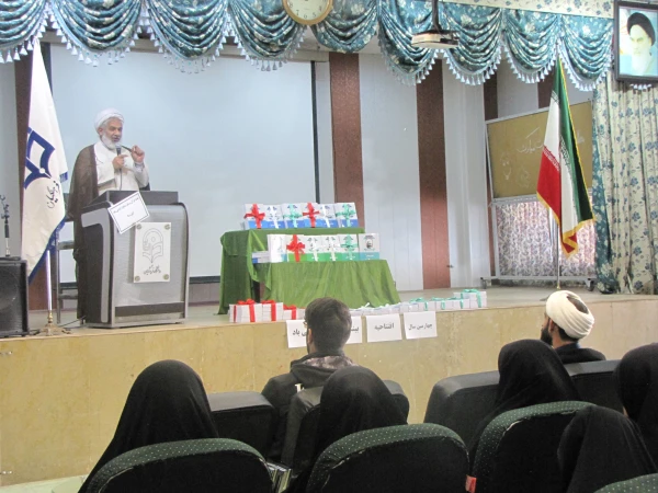 چهارمین سال برگزاری  طرح بینش مطهر در واحد دانشگاهی زینب کبری(س)کازرون با حضور نماینده نهاد رهبری در امور پردیس های استان فارس  2