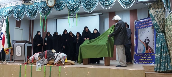 برگزاری شب شعر دانشجویی با عنوان معراج شقایق ها  7