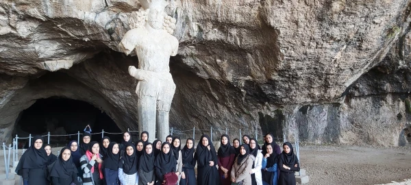 برنامه کوه پیمایی دانشجویان به غار شاپور در کازرون 2