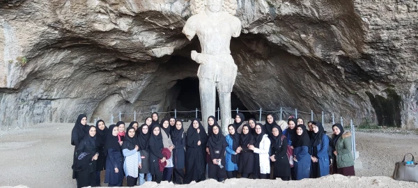 برنامه کوه پیمایی دانشجویان به غار شاپور در کازرون 2