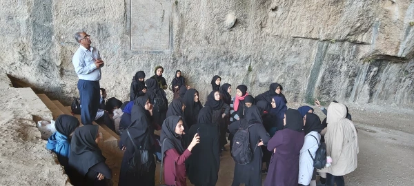برنامه کوه پیمایی دانشجویان به غار شاپور در کازرون 2