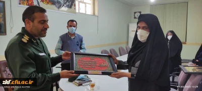 تقدیر از فرمانده سپاه پاسداران انقلاب اسلامی کازرون و مسئول بسیج دانشجویی شهرستان 