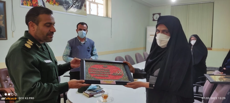تقدیر از فرمانده سپاه پاسداران انقلاب اسلامی کازرون و مسئول بسیج دانشجویی شهرستان  2