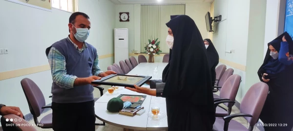 تقدیر از فرمانده سپاه پاسداران انقلاب اسلامی کازرون و مسئول بسیج دانشجویی شهرستان  2