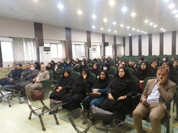 نشست گفتمان الگوی سوم زن مسلمان به مناسبت روز زن و میلاد حضرت فاطمه زهرا (س) 
 2