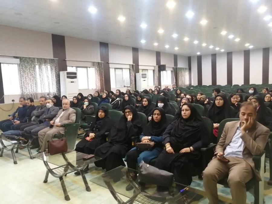 نشست گفتمان الگوی سوم زن مسلمان به مناسبت روز زن و میلاد حضرت فاطمه زهرا (س) 
 2