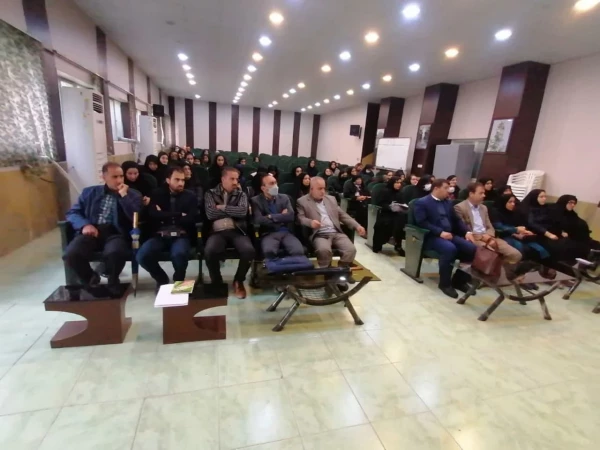 نشست گفتمان الگوی سوم زن مسلمان به مناسبت روز زن و میلاد حضرت فاطمه زهرا (س) 
 2