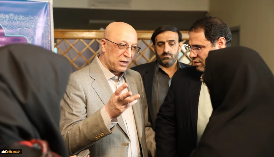 وزیر علوم و تحقیقات و فناوری در جمع خبرنگاران مطرح کرد:
شیوه های جذب هیأت علمی در دانشگاه فرهنگیان 2