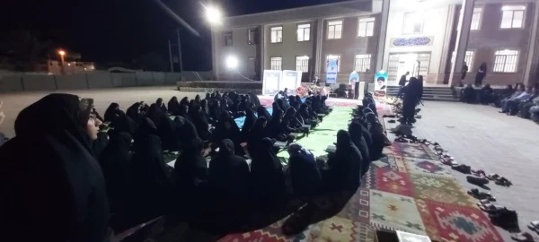 برگزاری جلسه محفل انس با قرآن با حضور قاریان استان در مرکز زینب کبری (س) کازرون  2