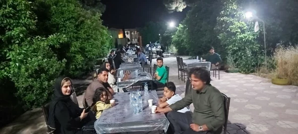 مراسم افطاری کارکنان  در محوطه دانشگاه در جمعی صمیمی برگزار گردید. 2