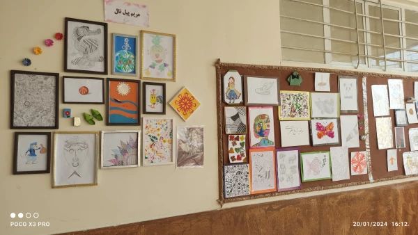 برگزاری نمایشگاه دست سازه های دانشجویان ، دانش آموختگان دانشگاه فرهنگیان و معلمان آموزش و پرورش شهرستان کازرون  2