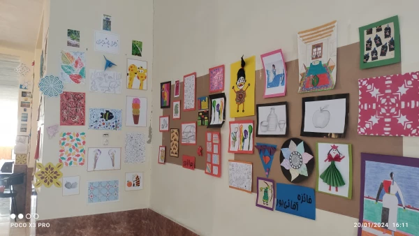 برگزاری نمایشگاه دست سازه های دانشجویان ، دانش آموختگان دانشگاه فرهنگیان و معلمان آموزش و پرورش شهرستان کازرون  3