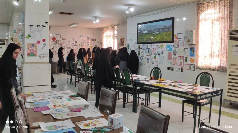 برگزاری نمایشگاه دست سازه های دانشجویان ، دانش آموختگان دانشگاه فرهنگیان و معلمان آموزش و پرورش شهرستان کازرون  9