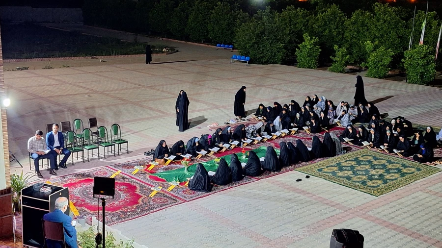 برگزاری محفل انس با قرآن به یاد شهیدان خدمت در واحد دانشگاهی زینب کبری (س)  2