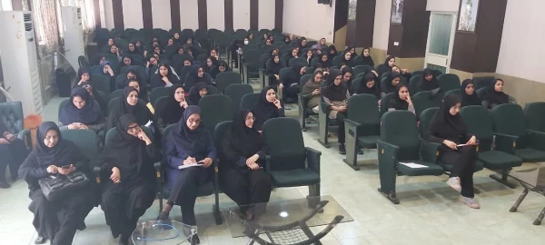 کارگاه آموزشی کتاب های تصویری ، یادگیری و لذت توامان در مدرسه 4