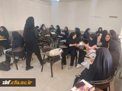 کارگاه کار با گل رُسدر مرکز زینب کبری کازرون
 4