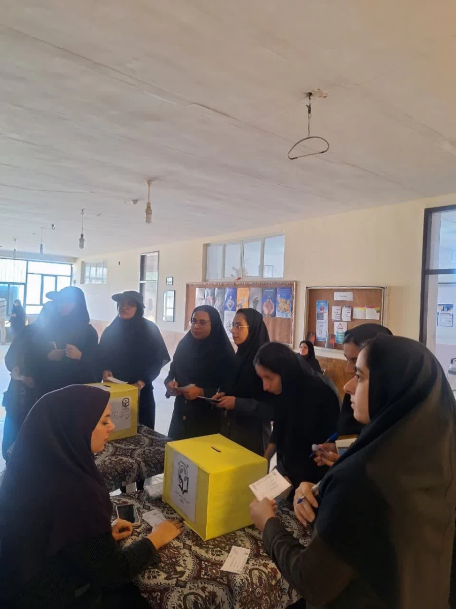 انتخابات هشتمین دوره همیاران بهداشت و سلامت جسم و روان در مرکز زینب کبری (س) کازرون 3