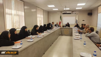 دیدار سرپرست دانشکده علوم تربیتی و معاونین استان فارس باکارکنان اداری در دانشکده علوم تربیتی زینب کبری (س) کازرون 